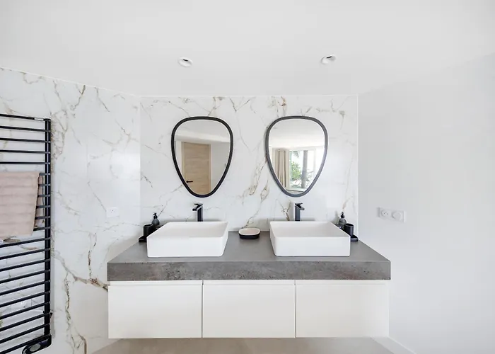 Prestigieuse Piscine Vue Mer-wifi Clim By Hc 4 - Vue époustouflante Parking-wifi By Hc *