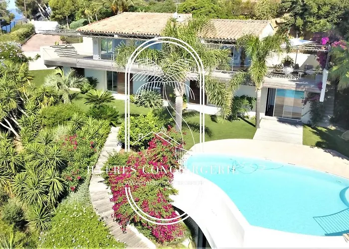 Grand Standing: Renovated Seaside Retreat With Pool Villa Hyeres