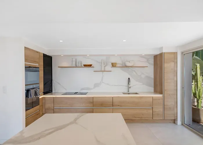 Villa Grand Standing: Renovated Seaside Retreat With Pool Hyeres