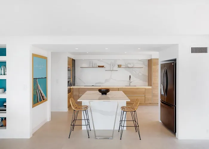 Grand Standing: Renovated Seaside Retreat With Pool Villa