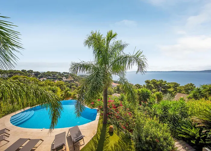 Grand Standing: Renovated Seaside Retreat With Pool Villa Hyeres